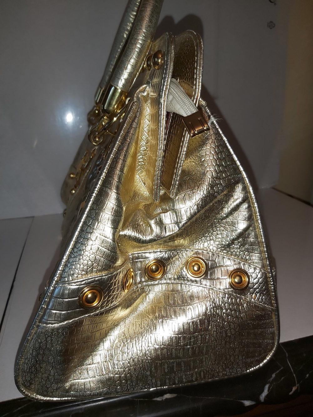 Gold Faux-Croc Satchel Handbag - Unbranded - Picture 5 of 10